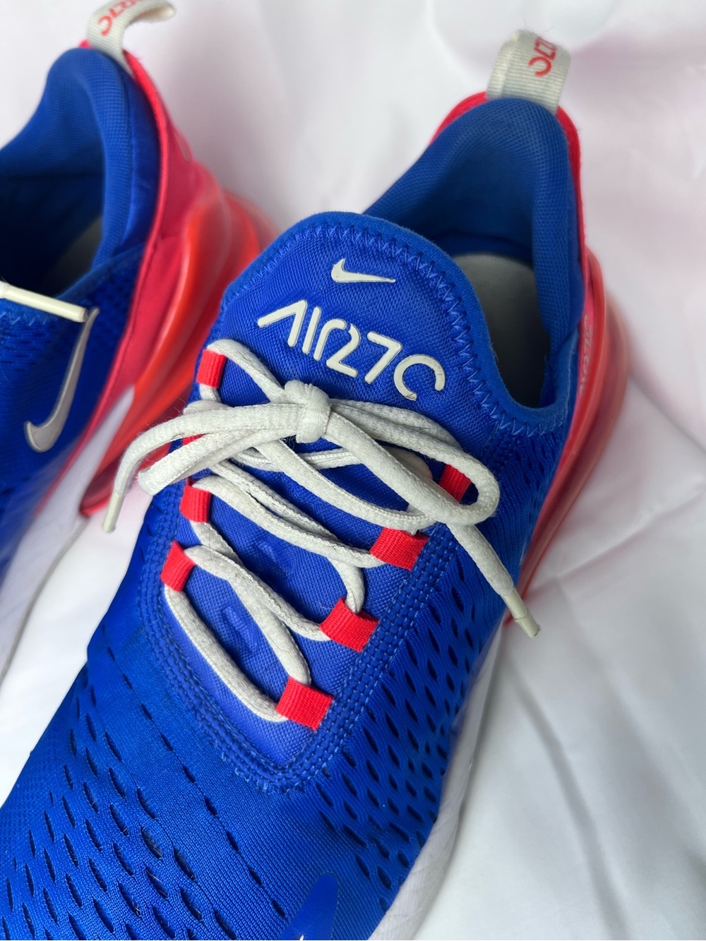 Nike Air Max 270 Athletic Shoes in Blue with Red Accents - Picture 6 of 8